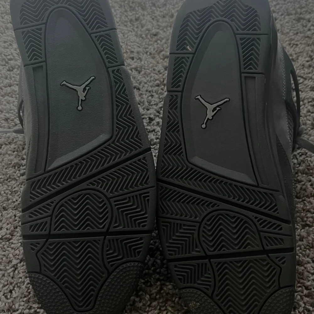 Air Jordan 4 Retro Grey - Picture 4 of 7